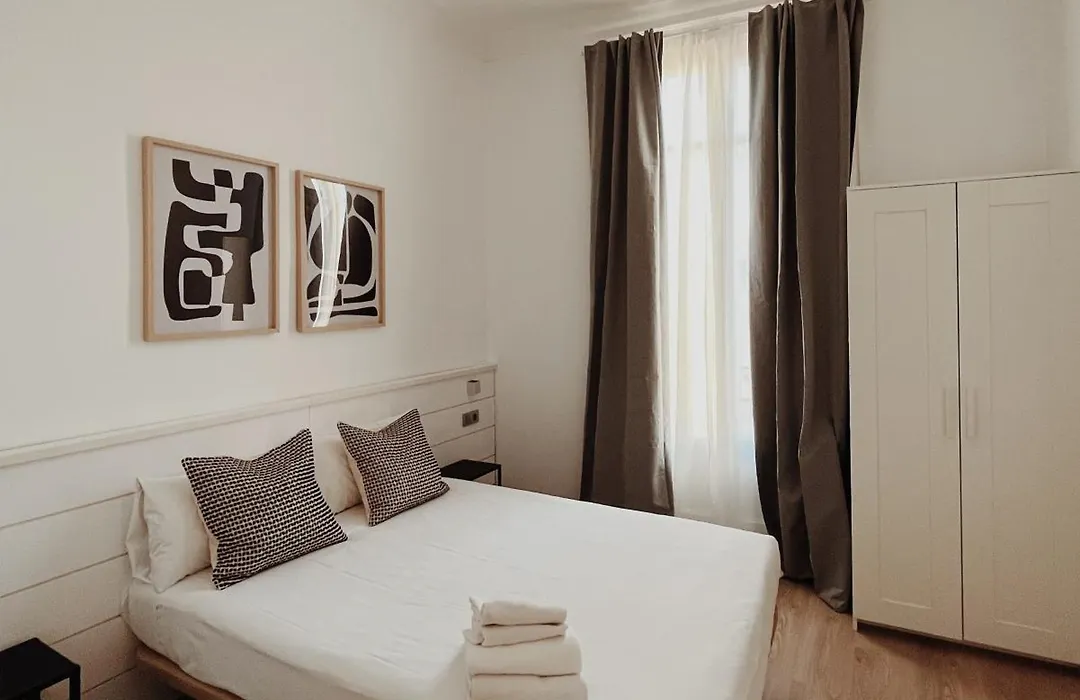 Apartamentos Express By Gaiarooms-1